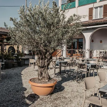 Hotell Ristorante Al Portico Gerra (Locarno)