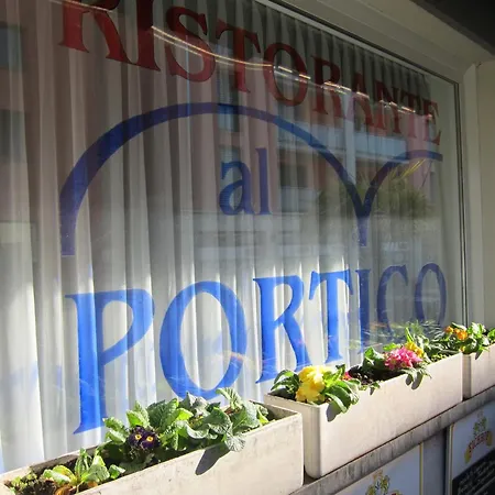 Hotell Ristorante Al Portico Gerra (Locarno)